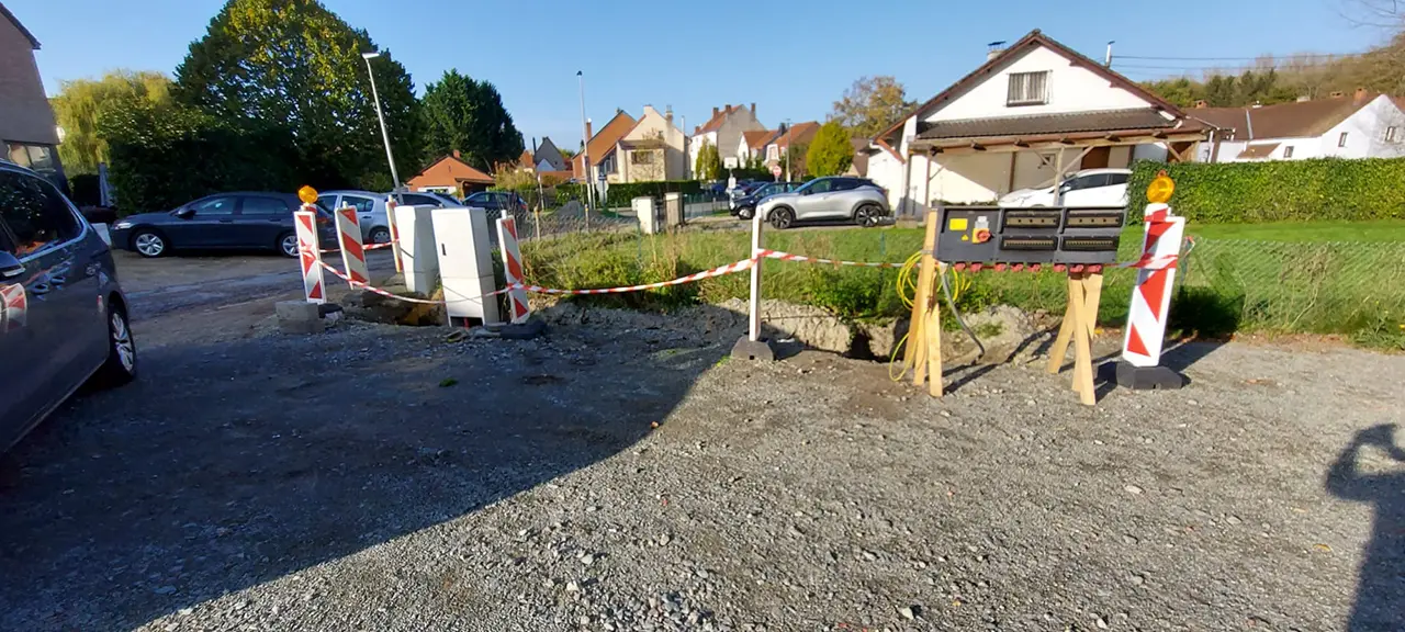 le terrain en attente de l'école